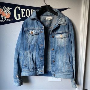 EUC Madewell the jean jacket in ellery wash C1778